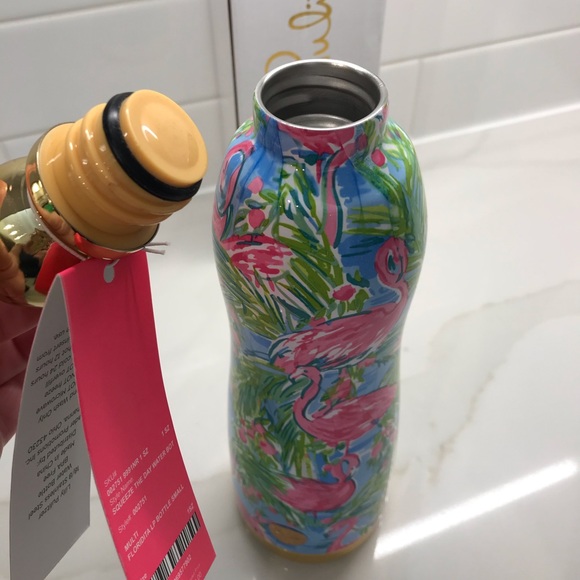 LILLY PULITZER SQUEEZE THE DAY WATER BOTTLE - Picture 4 of 10